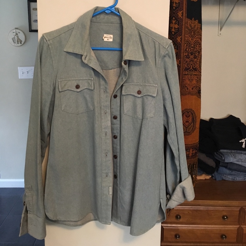 Bridge and burn button up