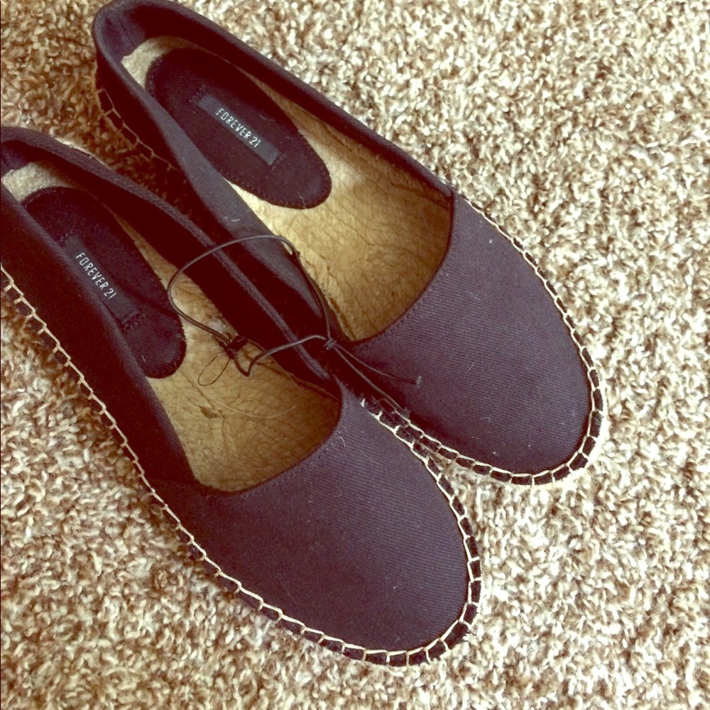 Black Forever 21 espadrille flats Size 10.