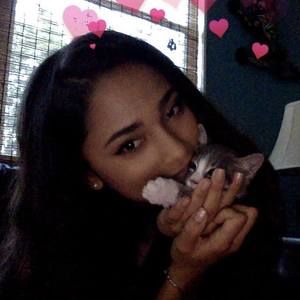 Meet your Posher, Simone