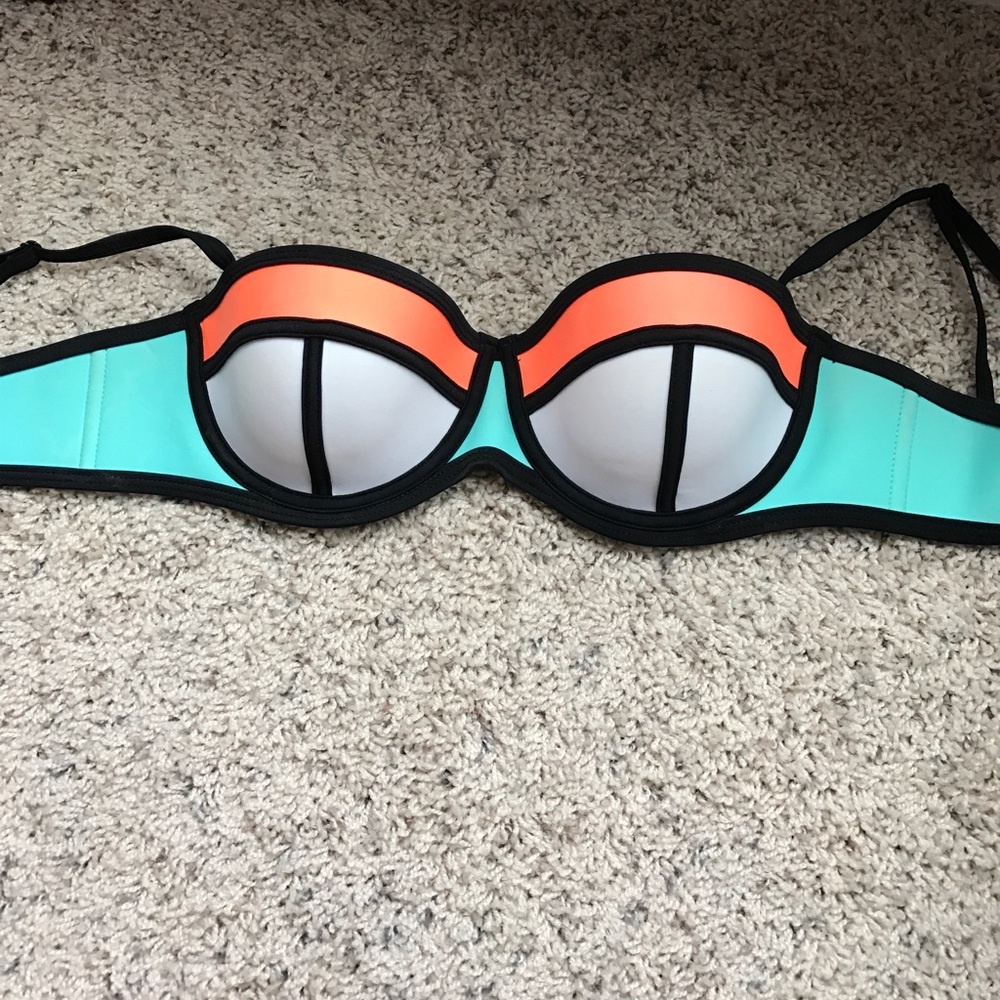 Triangl bikini top