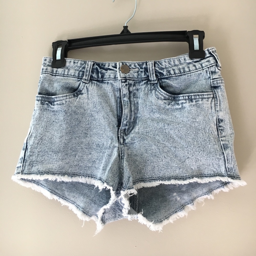 H&M acid wash light jean denim shorts