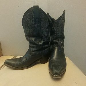 Black cowgirl boots