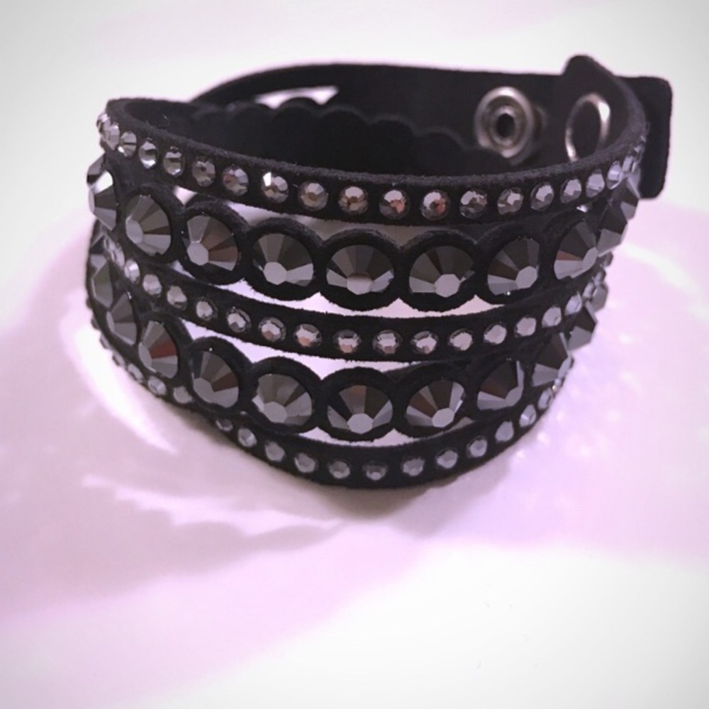 SWAROVSKI CRYSTAL STUD WRAP BRACELET 💎