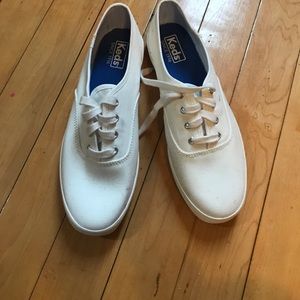 NWOT white Keds