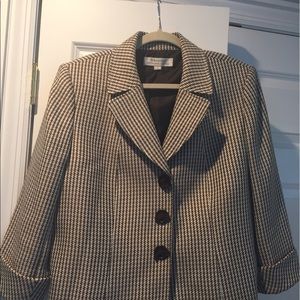 Tahari brown/white checked blazer