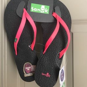 Sanuk Flip Flops