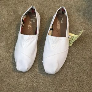 White toms! Brand new never worn