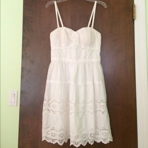 White sweetheart dress