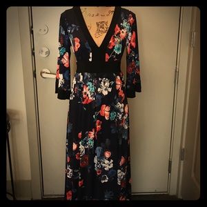 Beautiful maxi dress - never worn!