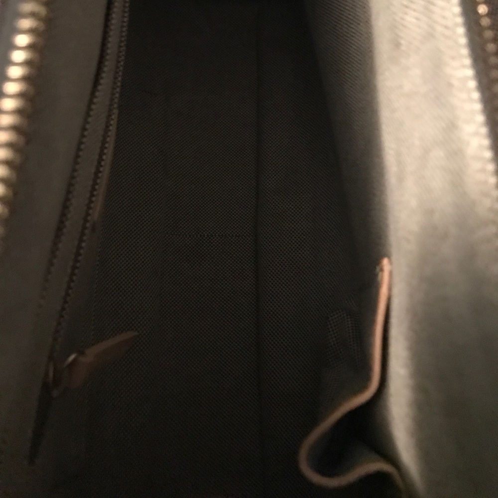 Authentic Dooney & Bourke Signature Buckle Satchel - Picture 3 of 4