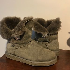 Bling button uggs