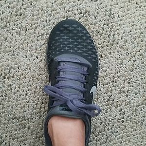 Nike sneakers. Comfortable. Sz.8.5