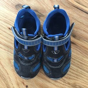 Toddler shoes