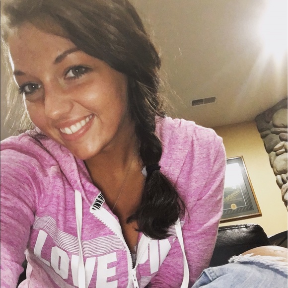 Meet your Posher, Paige - Picture 1 of 1