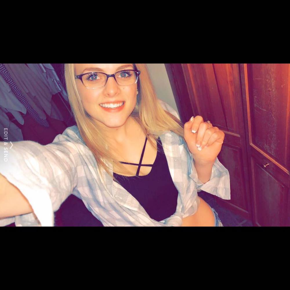 Meet your Posher, Brooke