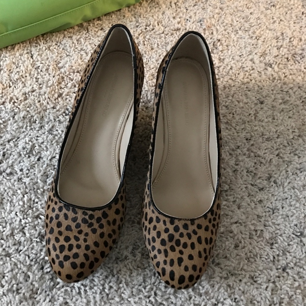 Banana Republic size 7 wedges