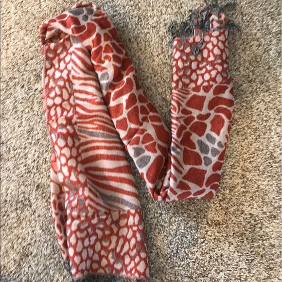 2Chic Accessories - Shawl/ scarf 2Chic Accessories - Shawl/ scarf