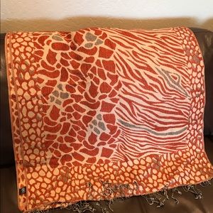 2Chic Accessories - Shawl/ scarf 2Chic Accessories - Shawl/ scarf