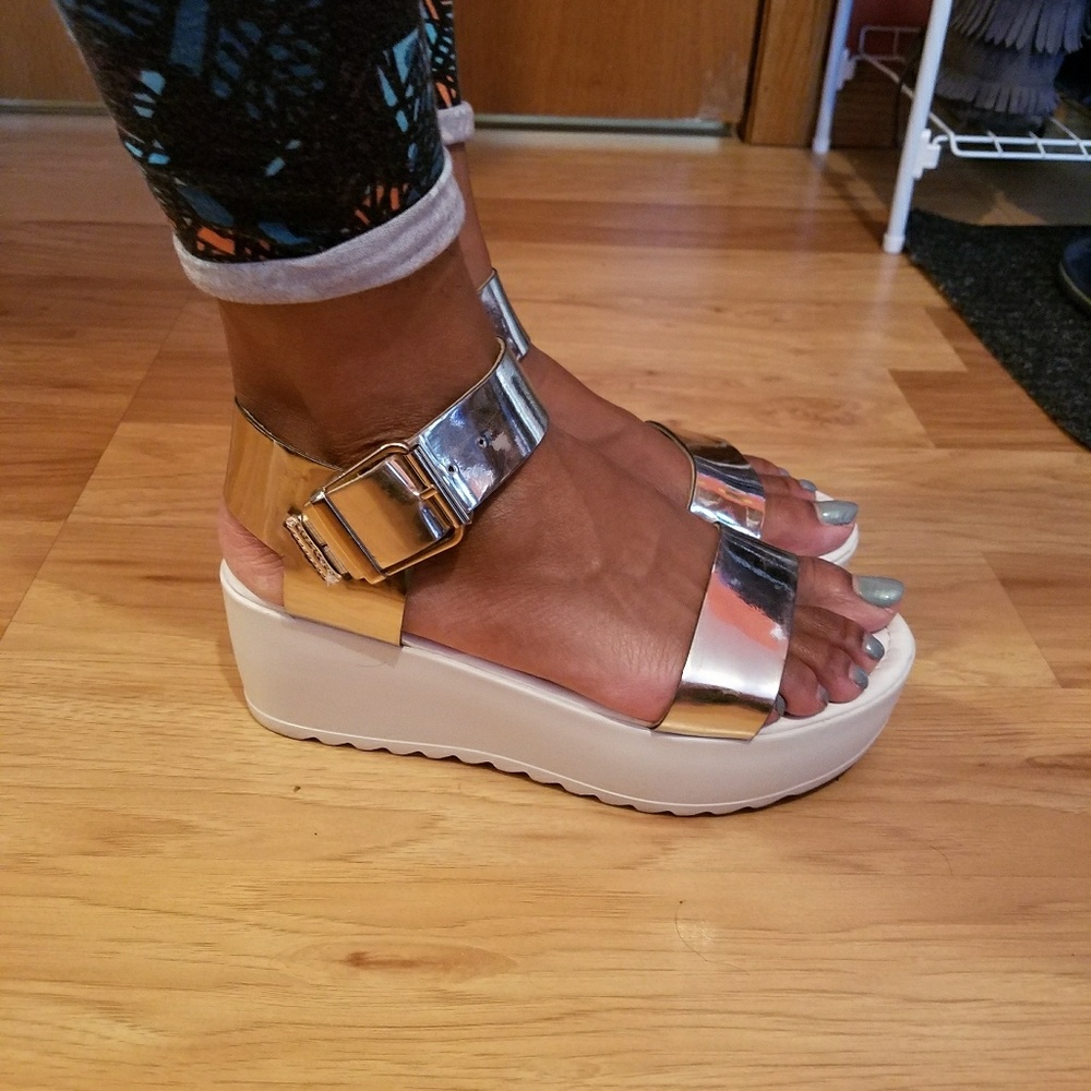 Mossimo Gold strap Platform Sandal