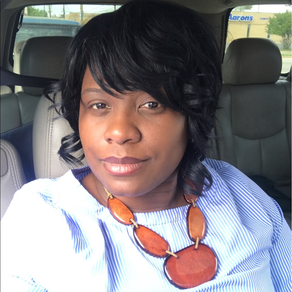 Meet your Posher, Deondriea