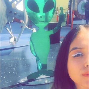 Meet your Posher, Mayra