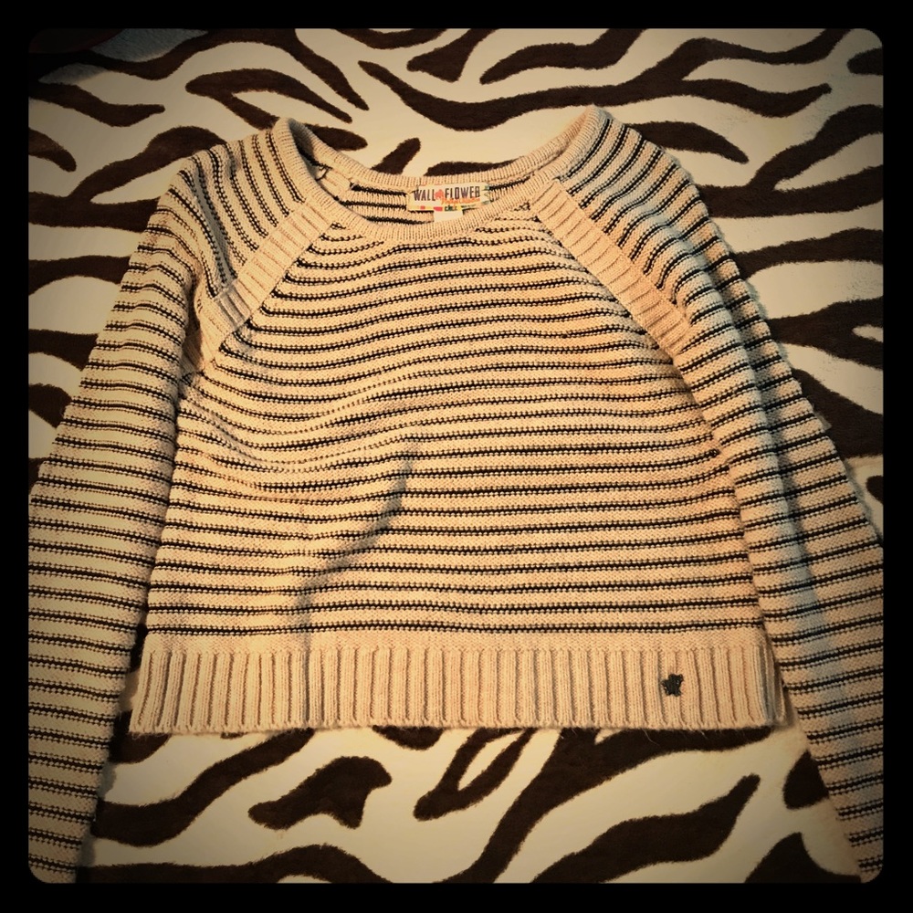 Crop top sweater