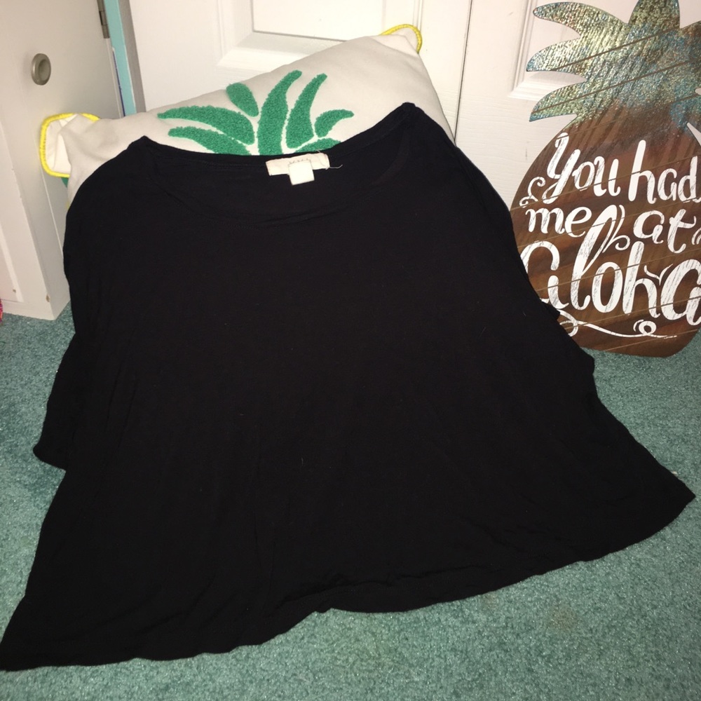 Simple Black T-Shirt Crop Top