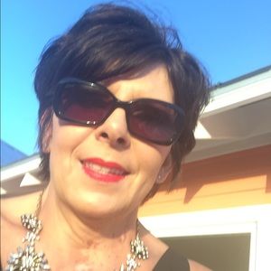 Meet your Posher, Lori