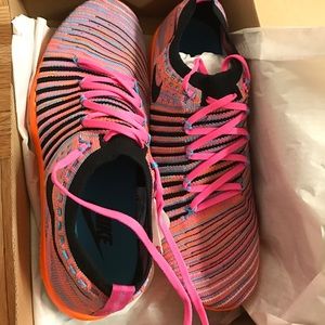 Nike free transform flyknit sneakers size 7