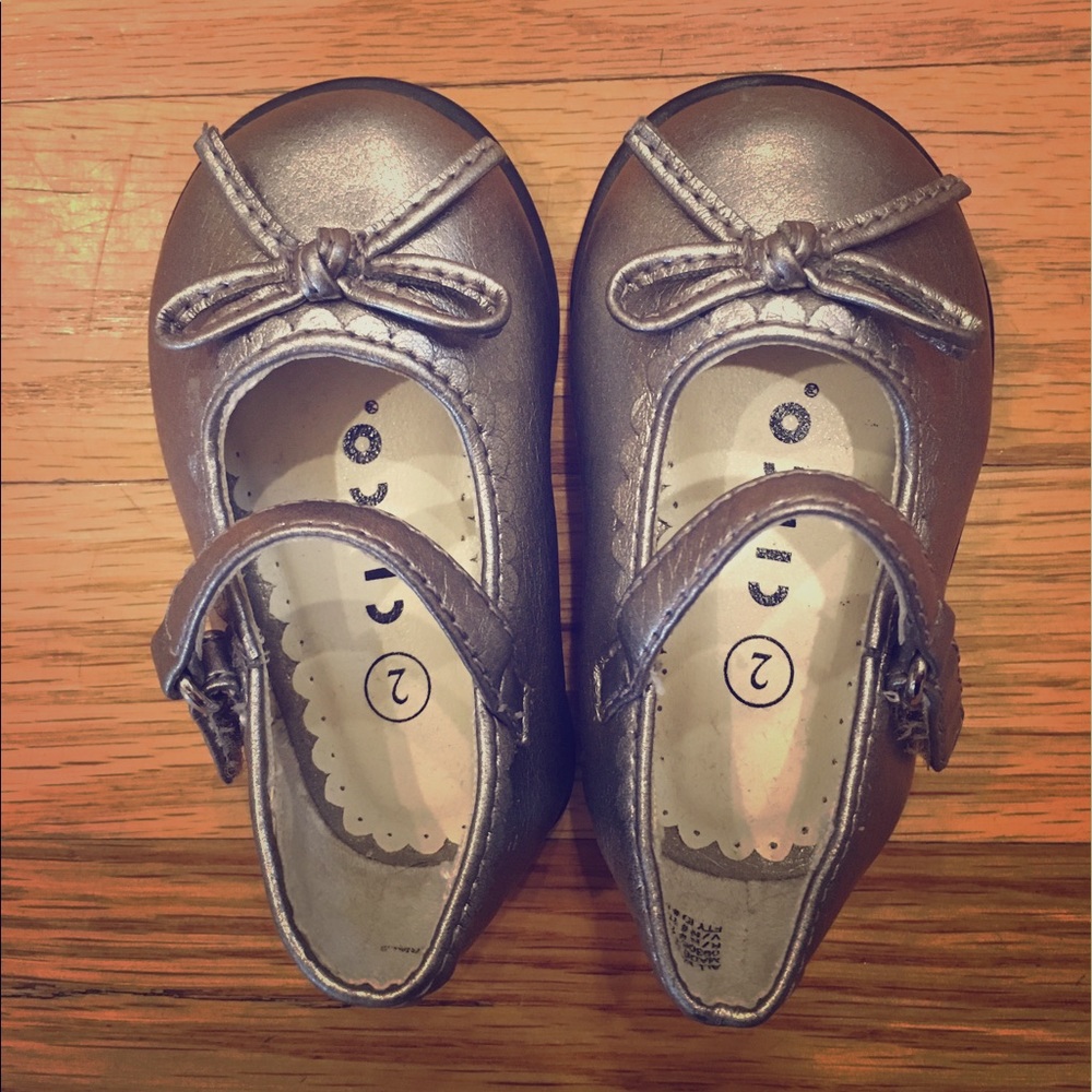 Pewter/silver Mary Janes, adjustable strap