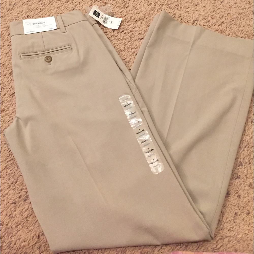NWT Gap khaki trousers
