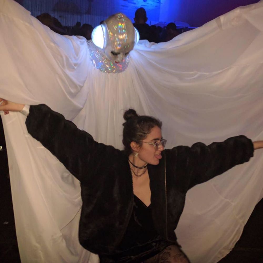 Meet your Posher, Jacquelini