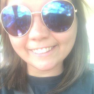 Meet your Posher, Toni