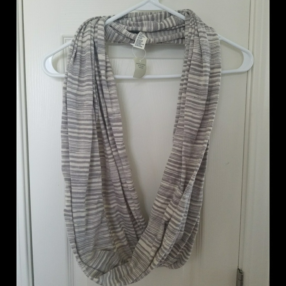America Eagle Infinity Scarg - NWT