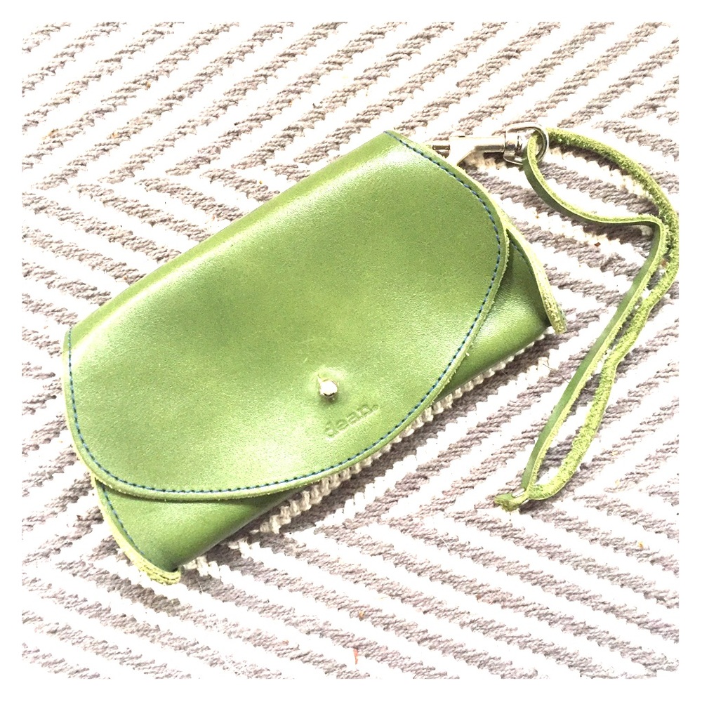 Dean wristlet