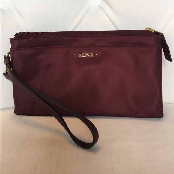 tumi double zip wristlet