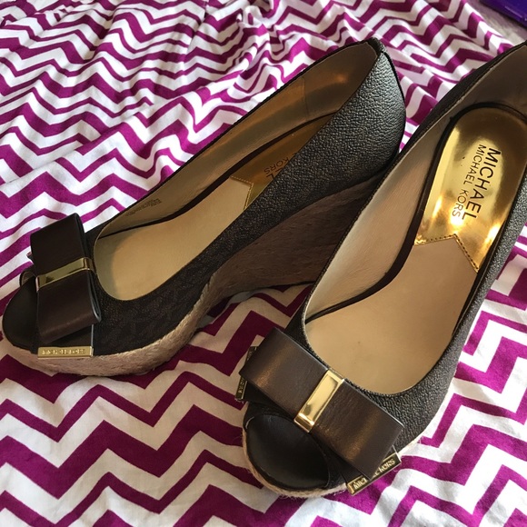 Micheal Kors Wedge - Picture 2 of 4