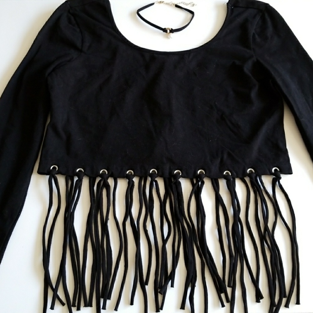 🌴Scoop neck black Fringe crop top