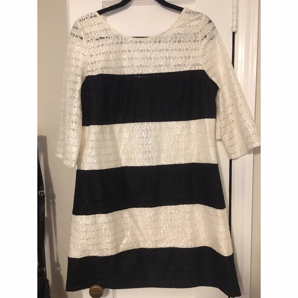 Never worn Lace Jessica Simpson Dress