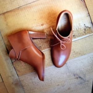 Sezane hunter boots in brown