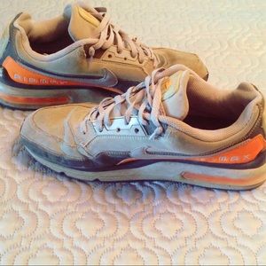 Men's size 12 Nike tennis shoes.