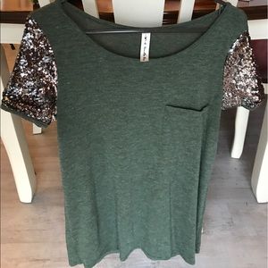 Sequence olive green baseball tee