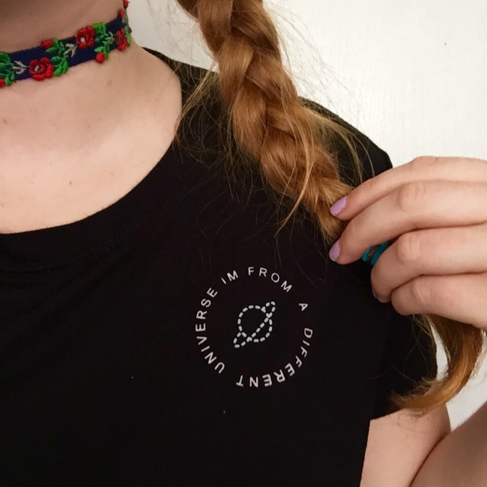 Black short sleeve crop top