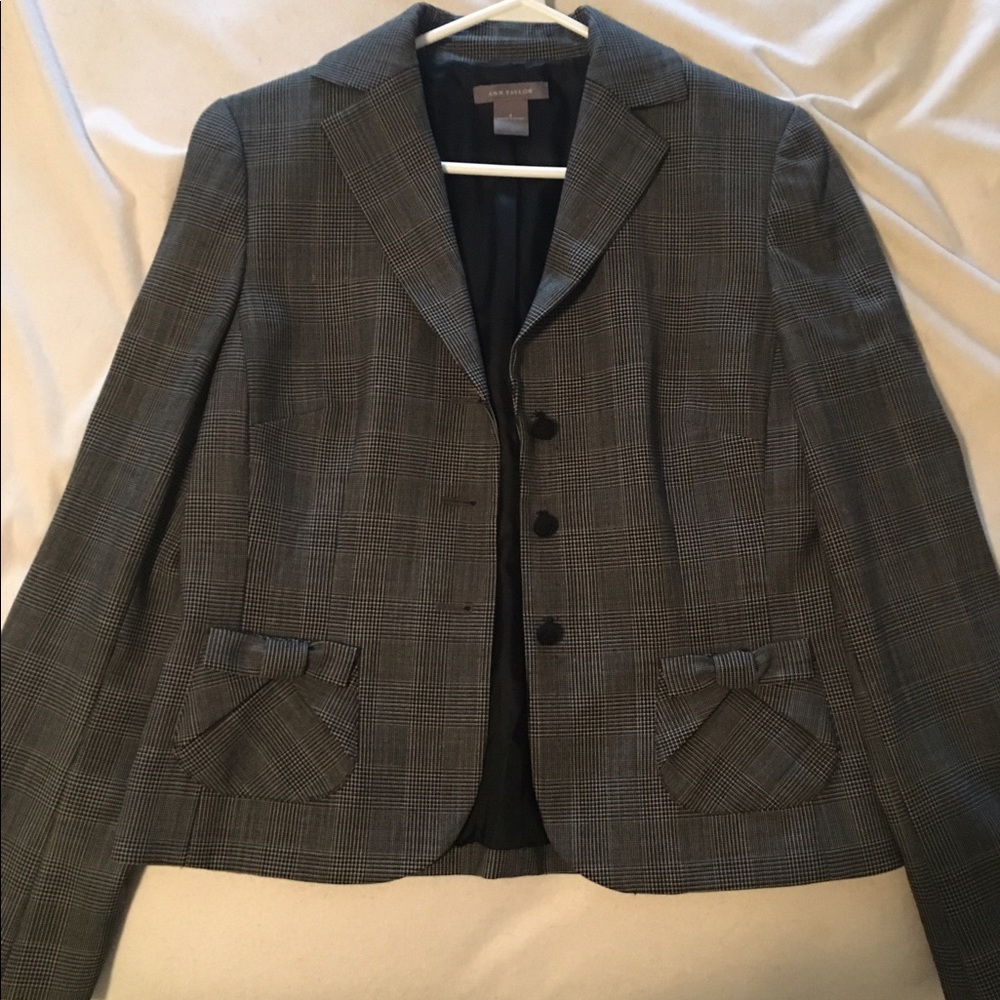 Ann Taylor Size 8 Blazer