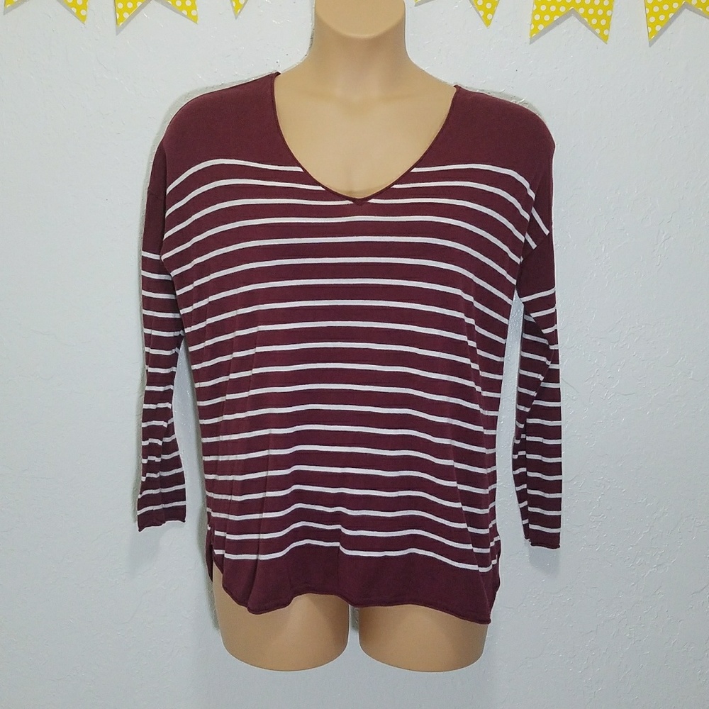 Old Navy Burgandy Stripe V-Neck Long Sleeve K2