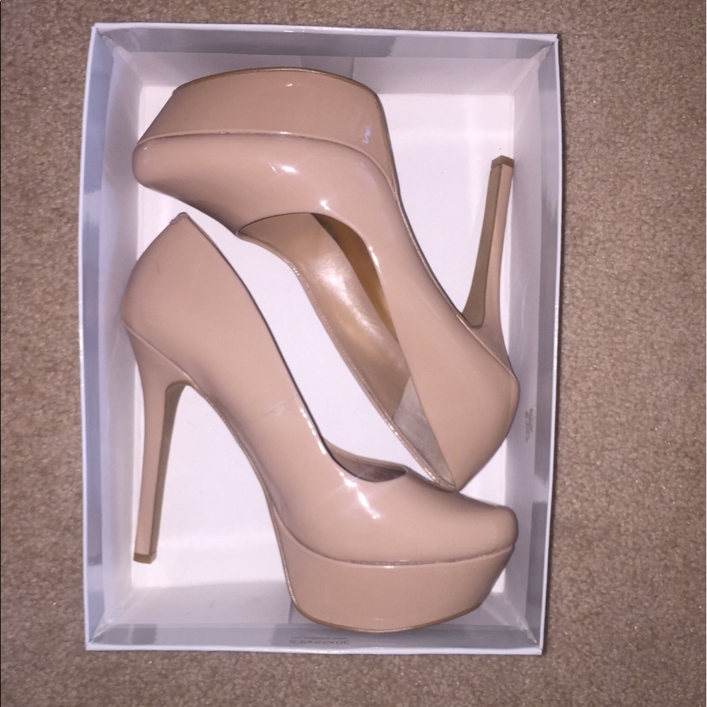 Nude Jessica Simpson Waleo Platform Pumps