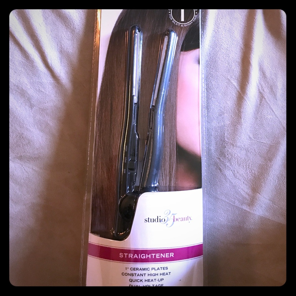 New!! Studio 35 ceramic beauty hair straightener!