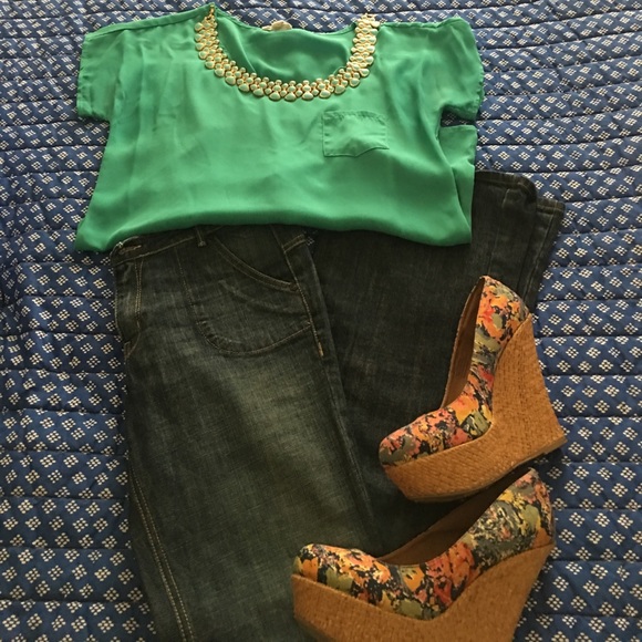 ‼️LIKE NEW CONDITION‼️Truck Jeans 👖Gold - Picture 1 of 5