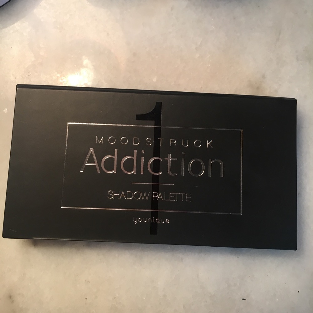 Moodstruck Addiction shadow palette!