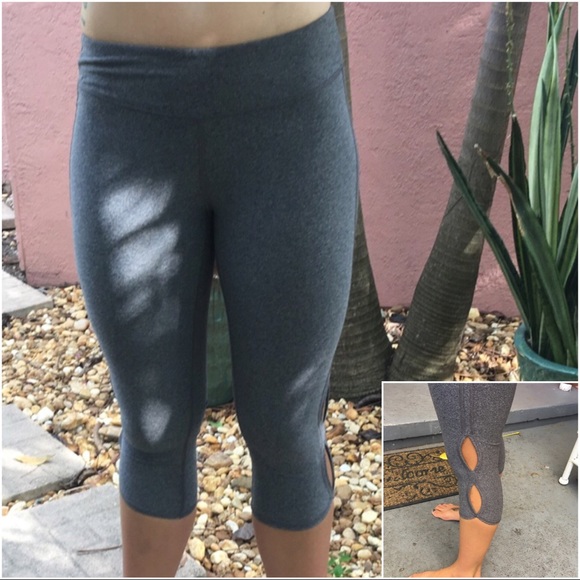 Jillian Michaels Pants - 🆕Jillian Michaels Impact Capri grey workout pants